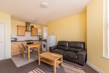 1 bed house, Newport Road, City Centre, Cardiff, CF241AH - Image 4